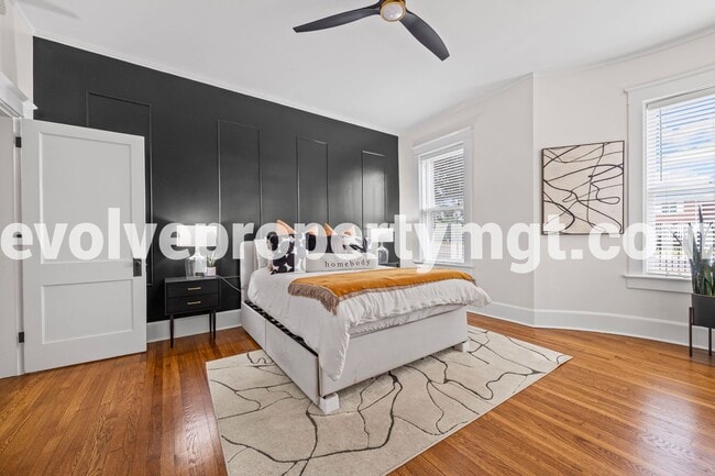 Building Photo - Charming 2 bedroom midtown unit.
