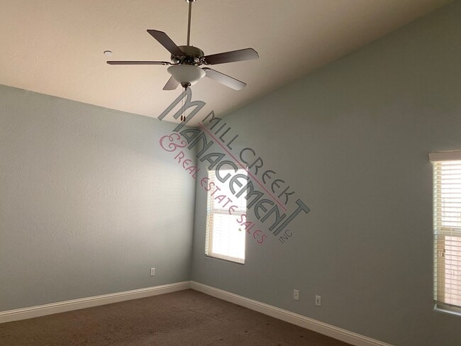 Building Photo - Beautiful 3 bedroom/2 bath home in northwe...