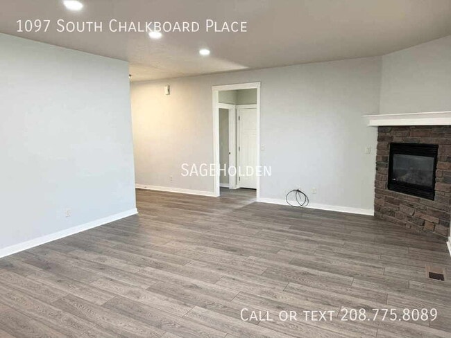 Building Photo - 1097 S Chalkboard Pl