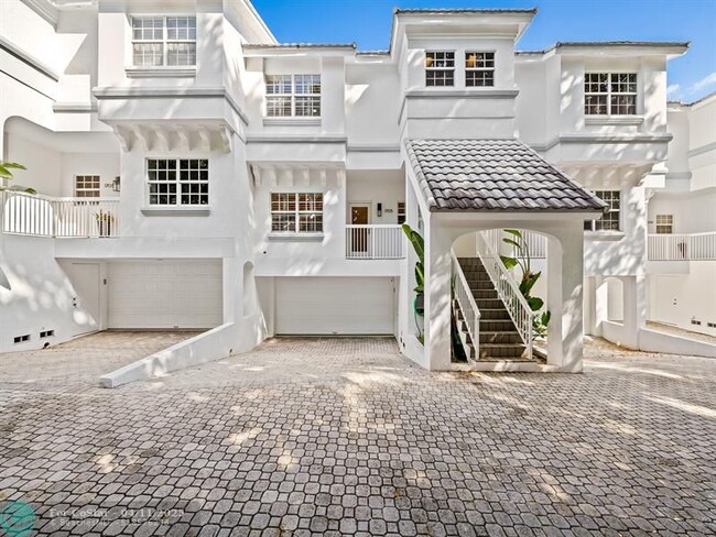 Building Photo - 1705 E Las Olas Blvd