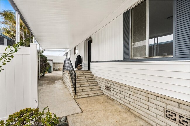 Building Photo - 16444 Bolsa Chica St
