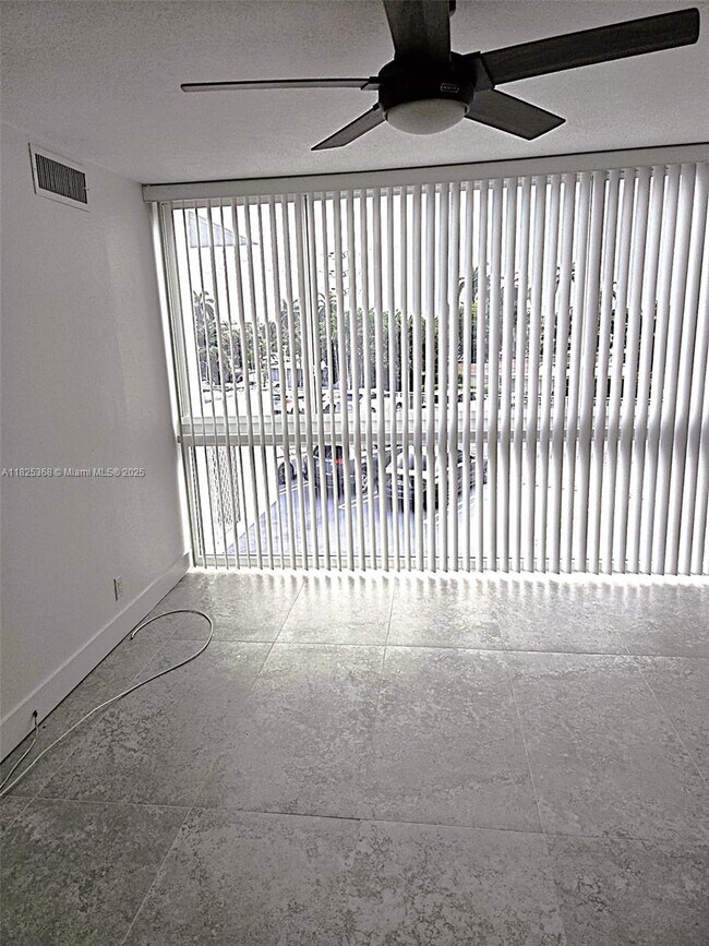 Building Photo - 2715 N Ocean Blvd
