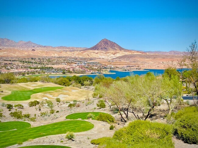 Building Photo - WONDERFULLY UPGRADED “GOLF VILLA” IN: GUAR...
