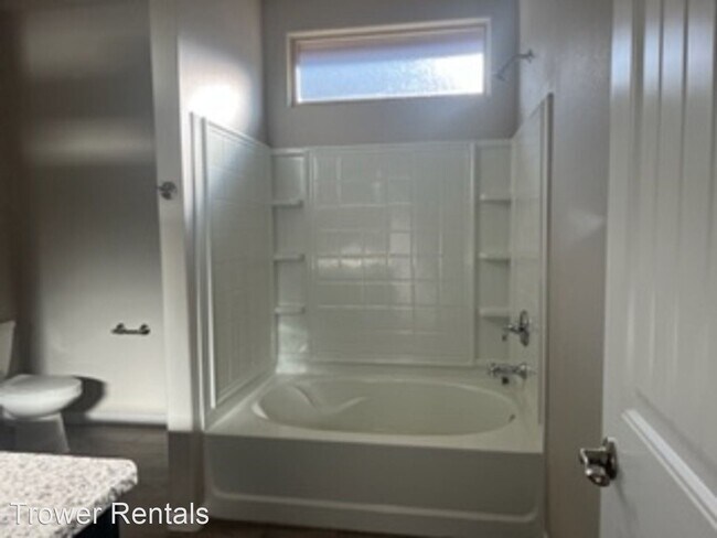 Building Photo - 3 br, 2 bath House - 1902 Twin Falls Dr