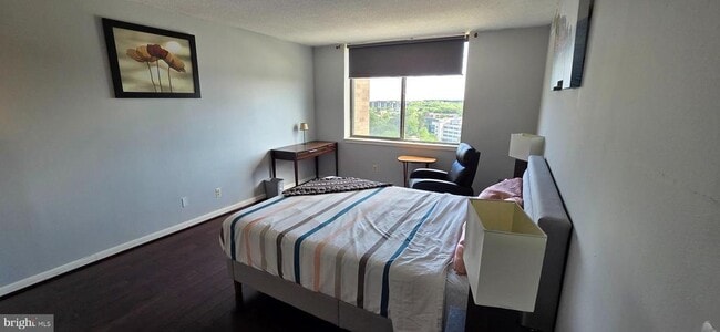 Building Photo - 3709 S George Mason Dr