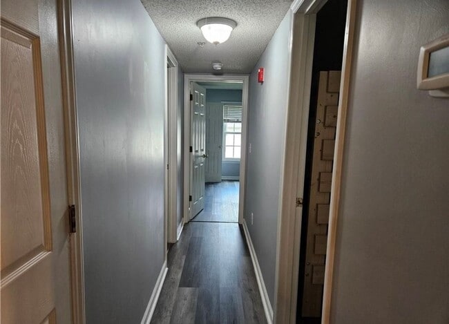 Building Photo - 2nd-level, 2-bedroom, 2-full bath condo