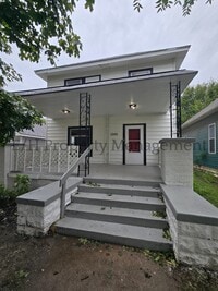 Building Photo - 1305 S Water St