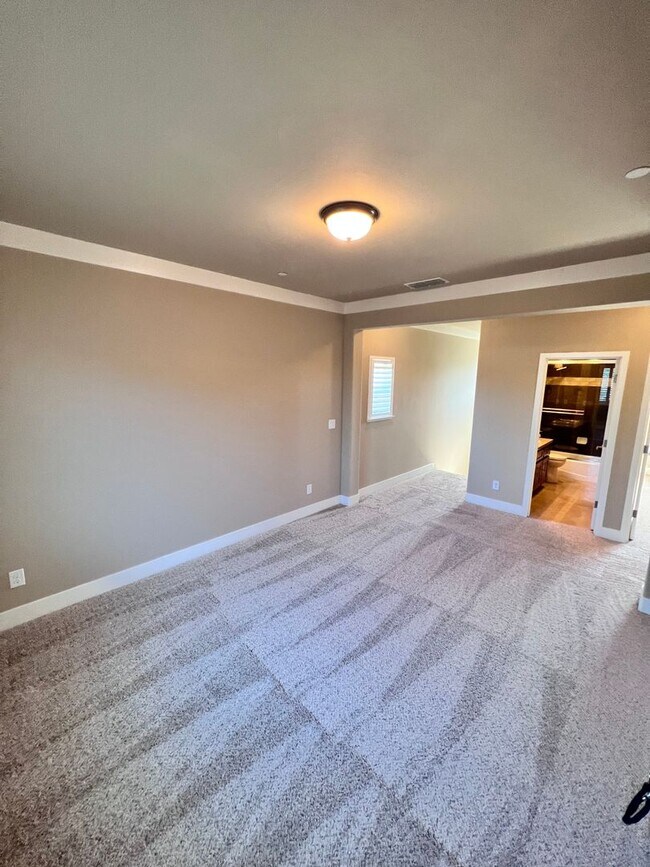 Building Photo - Stunning 3 Bedroom, 2.5 Bath Single Family Home, Gated Community, Beautiful Inside & Out!
