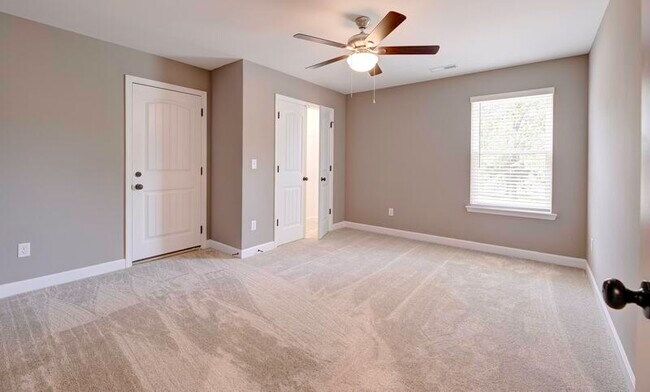 Building Photo - 921 Graysville Rd