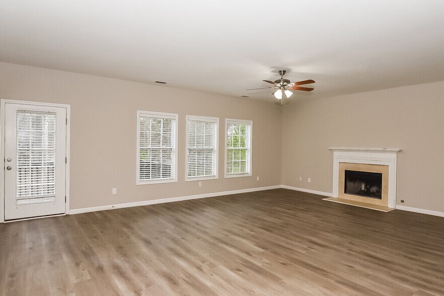 Building Photo - 27 Sandstone Pl