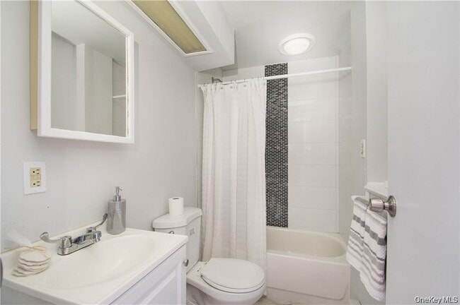 Building Photo - 29 Robert Dr