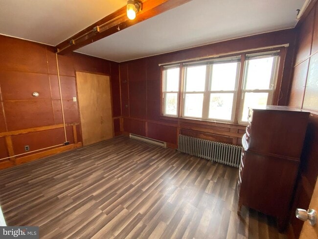 Building Photo - 13 E St