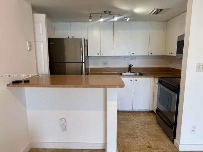 Building Photo - 770 Claughton Island Dr
