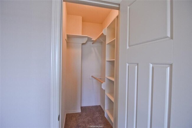 Building Photo - 6912 Appomattox Dr