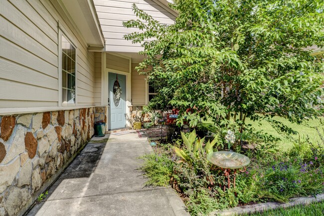 Building Photo - 901 Franconia Dr
