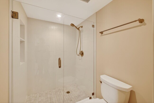 Building Photo - 9960 S Ocean Dr