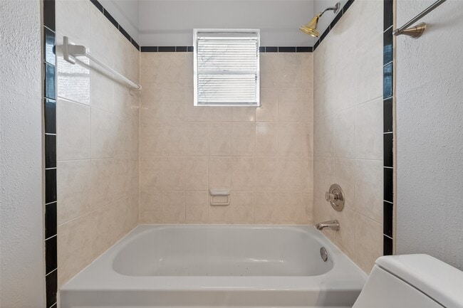 Building Photo - 10506 Ivy Oaks Ln