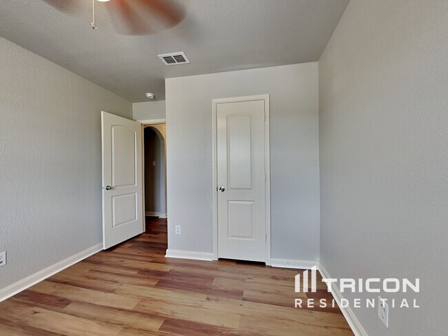 Building Photo - 4225 Elderberry St