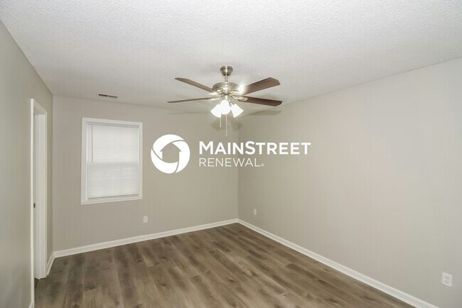 Building Photo - 3 Bedroom Pet-Friendly Home in Memphis, TN with Main Street Renewal