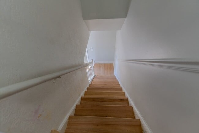 Building Photo - 4345 Mumford Dr