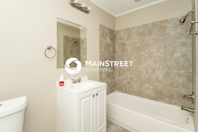 Building Photo - 3 Bedroom Pet-Friendly Home in Birmingham, AL with Main Street Renewal