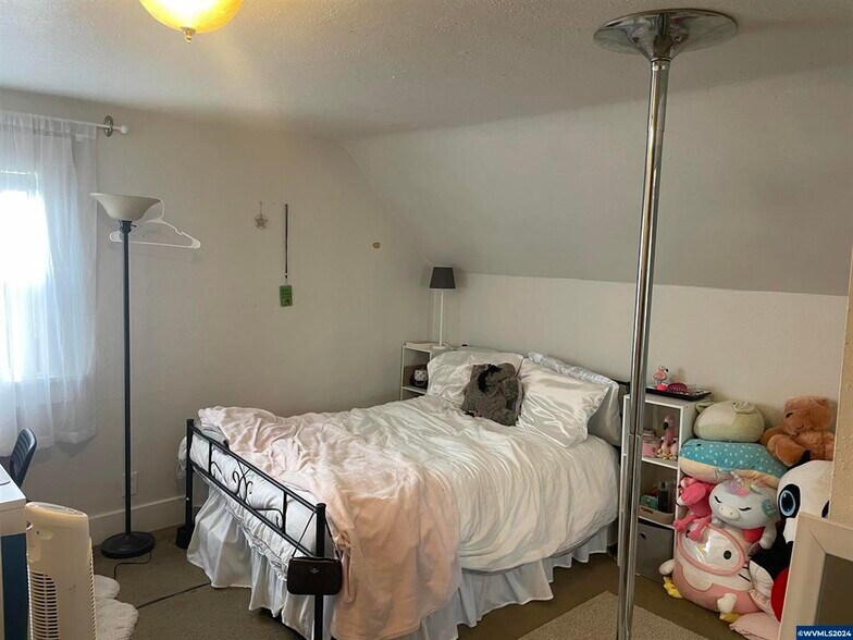 Building Photo - 320 NW 23rd St