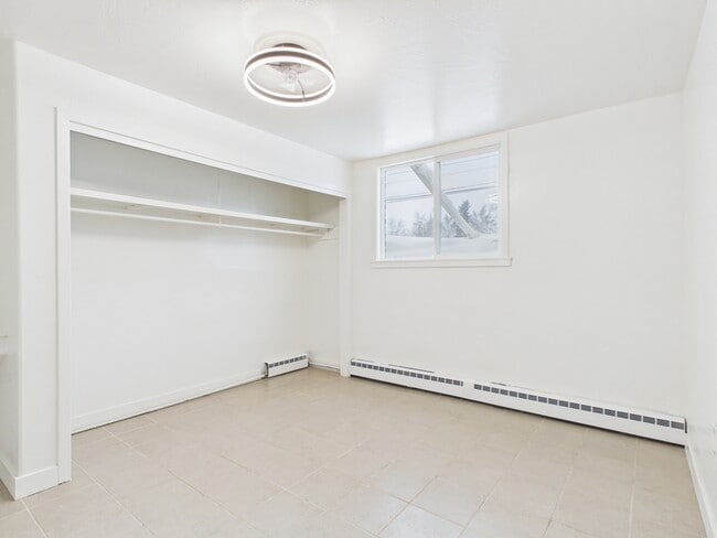 Building Photo - 829 17th Ave