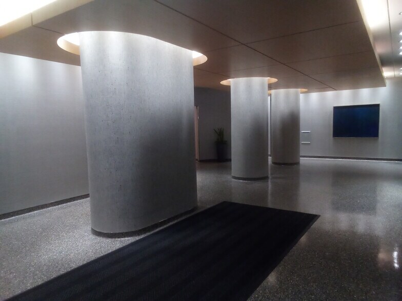 Building Photo - 405 N WABASH