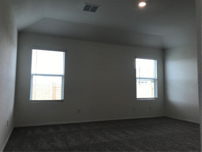 Building Photo - 107 Ozark Dr