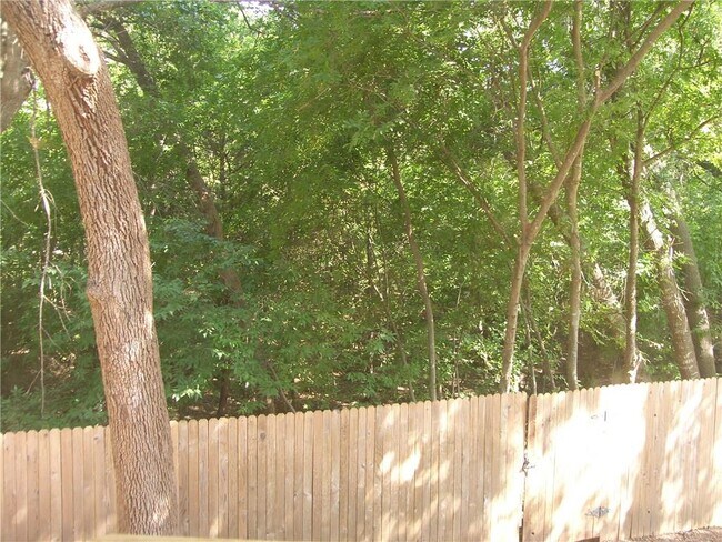 Building Photo - 2054 Kimbrook Dr