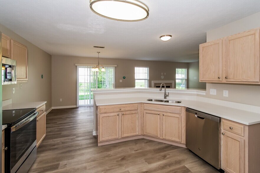 Building Photo - 7153 Wellwood Dr