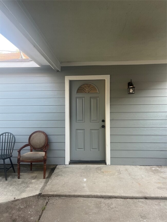 Primary Photo - 10414 Norvic St