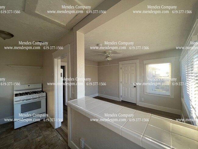 Building Photo - 623 W Kalmia St