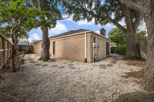 Building Photo - 15703 Whitewater Ln