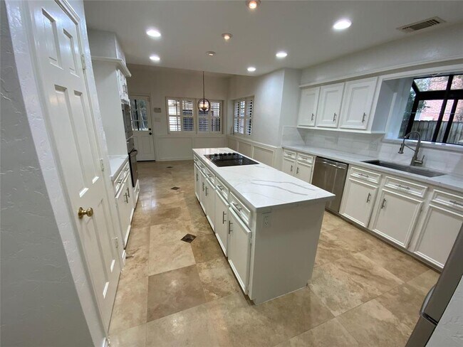 Building Photo - 14 Cascade Springs Pl
