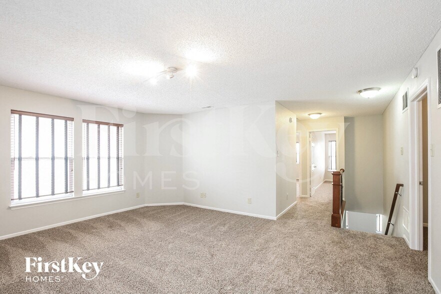 Building Photo - 12851 Old Glory Dr