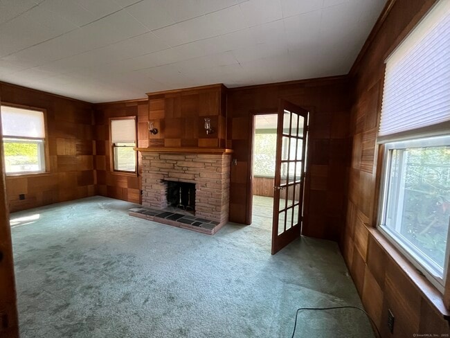 Building Photo - 644 Amity Rd