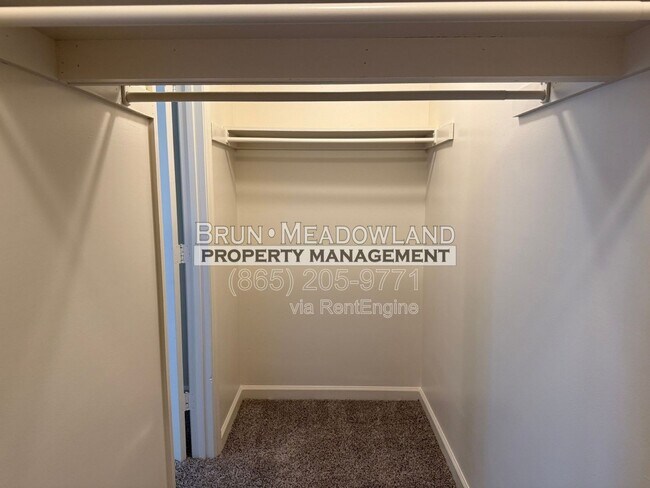 Building Photo - 9101 Parktop Ln NW