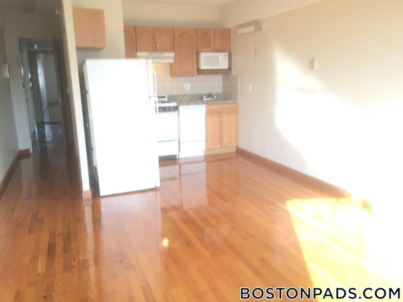 Building Photo - 1110 Commonwealth Ave