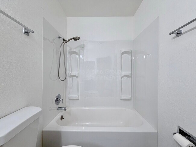 Building Photo - 12220 SW Longhorn Ln