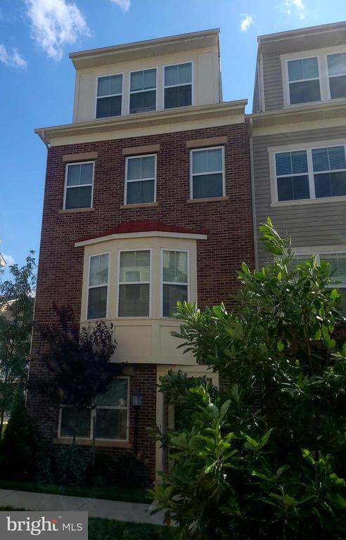 Building Photo - 7111 Tyndale Way