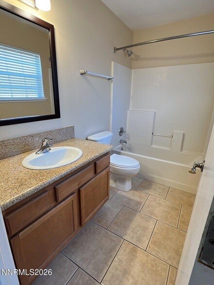 Building Photo - 5765 Vista Serena Way