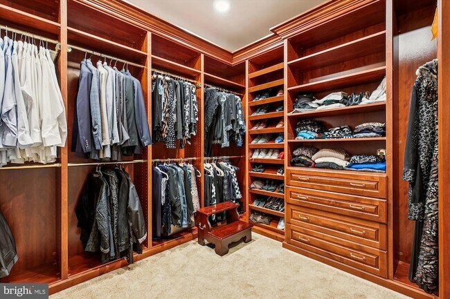 Building Photo - 9454 Newbridge Dr