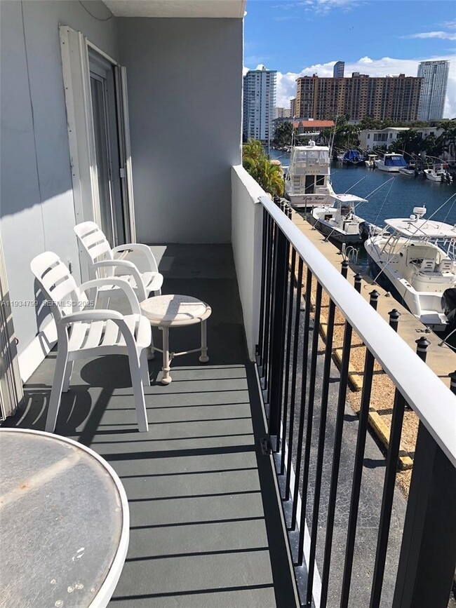 Building Photo - 3642 NE 171 St