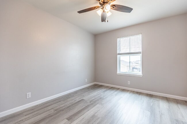 Building Photo - 6414 Dynamic Sound