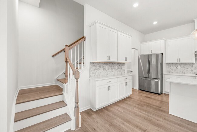 Building Photo - 5807 Clear Creek Ln