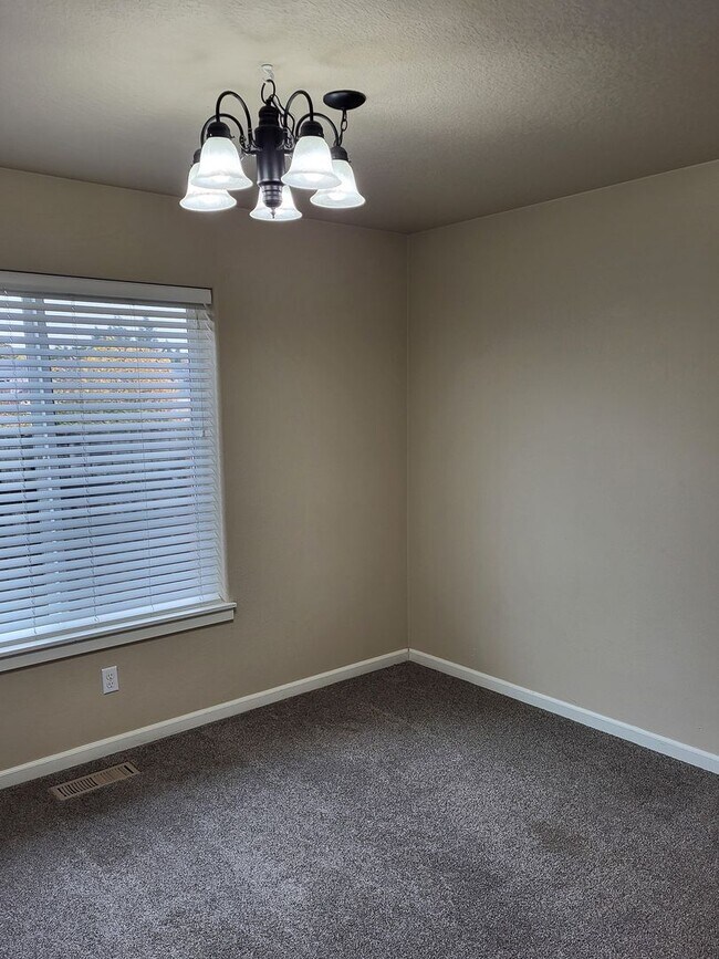 Building Photo - COLTON3607-3617