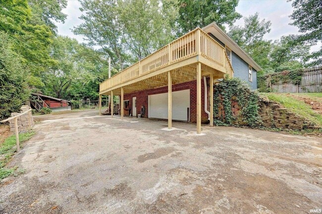 Building Photo - 4975 E State Rd 46 Bypass