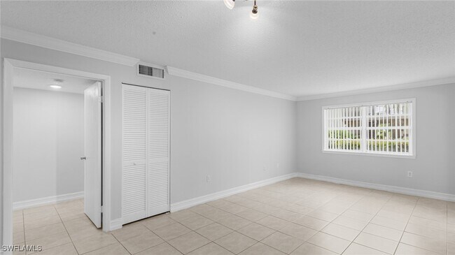 Building Photo - 3421 Winkler Ave