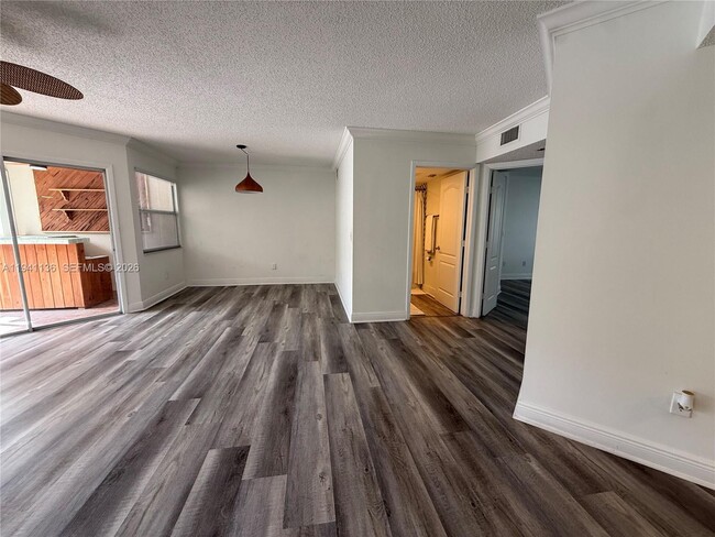 Building Photo - 2634 SE 21st Ct